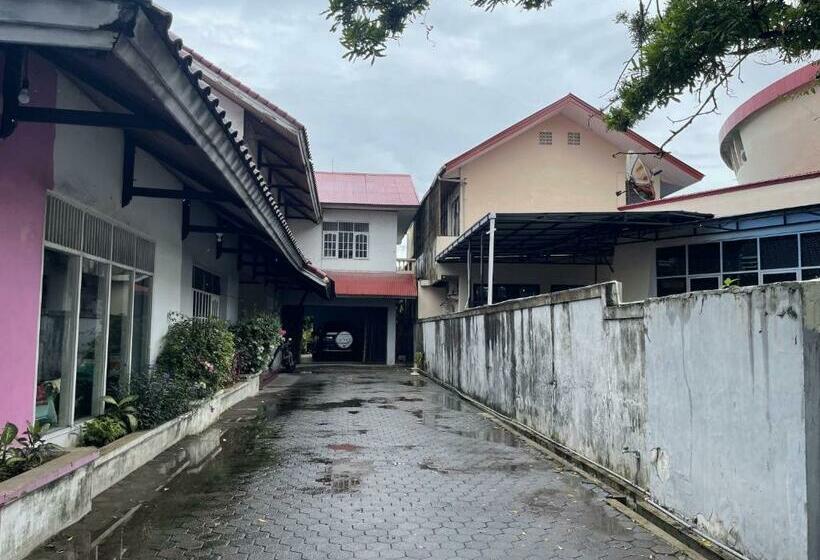 فندق Oyo 90812 Hayza Residence Syariah