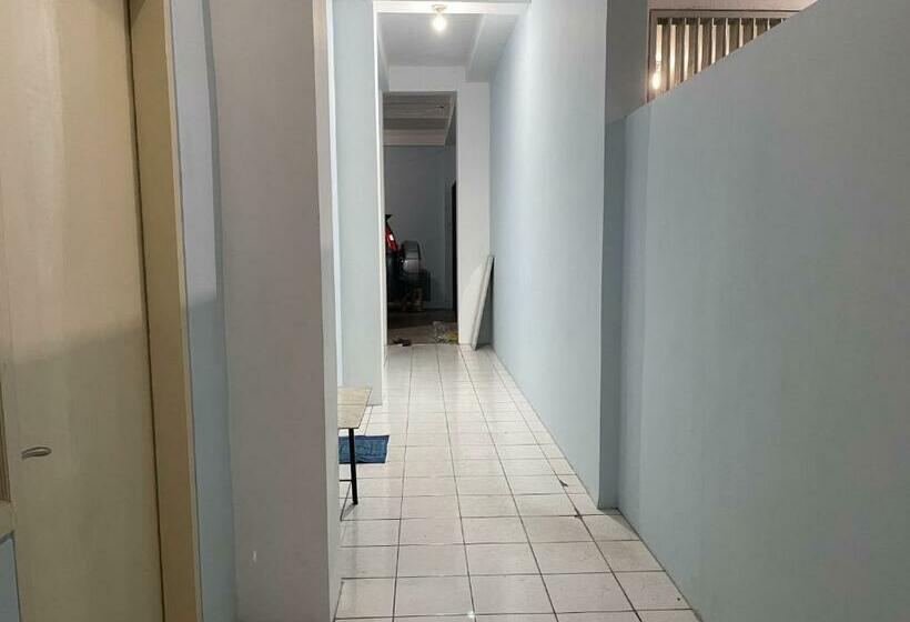 فندق Oyo 90812 Hayza Residence Syariah