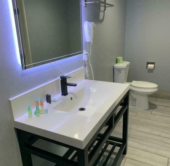 Отель Willow Tree Inn & Suites