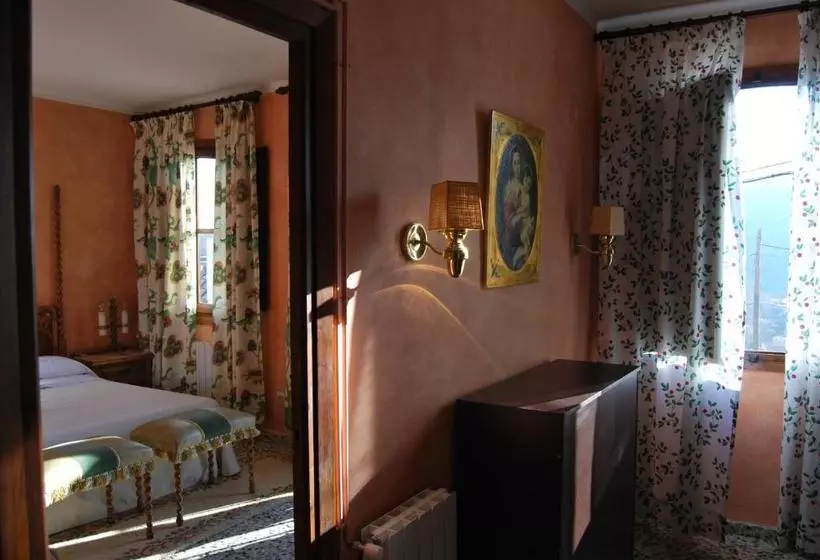 Hostal Crucica