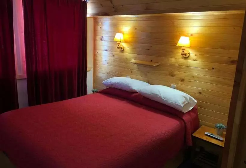 هتل Ancud Petit Hostal