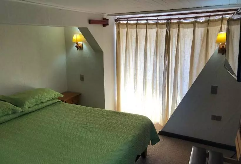 هتل Ancud Petit Hostal