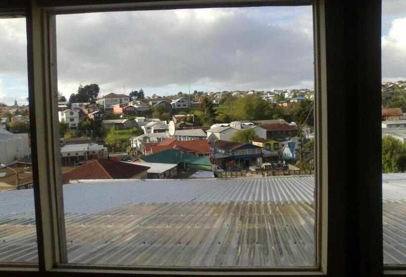 هتل Ancud Petit Hostal