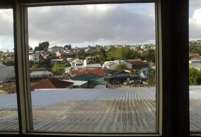 هتل Ancud Petit Hostal