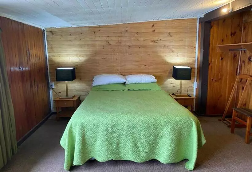 هتل Ancud Petit Hostal