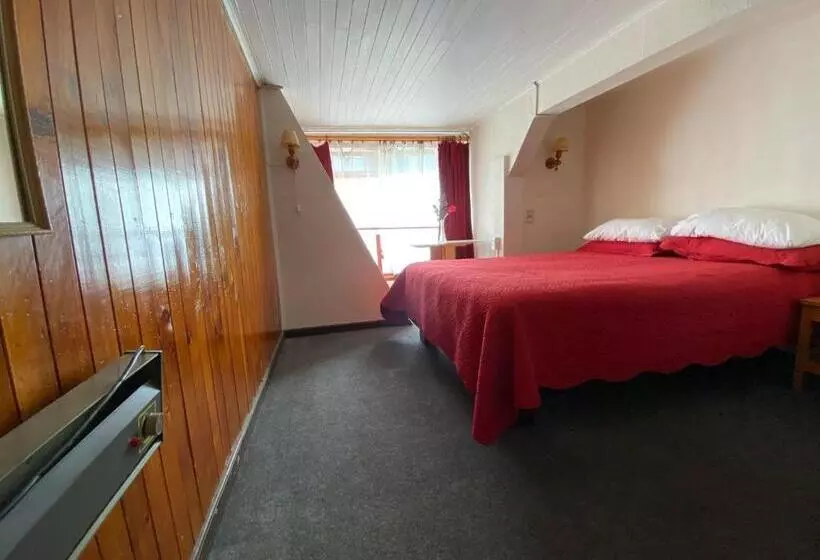 هتل Ancud Petit Hostal