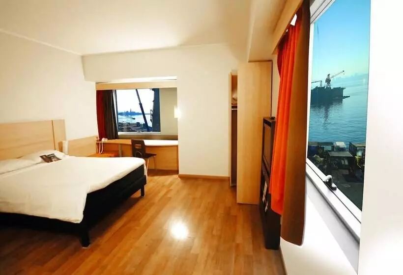 هتل Ibis Valparaiso