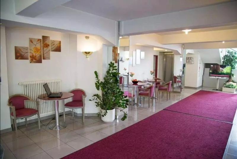 酒店 Leomar Flatrate