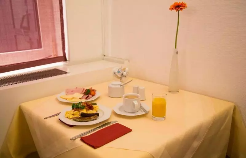 酒店 Leomar Flatrate