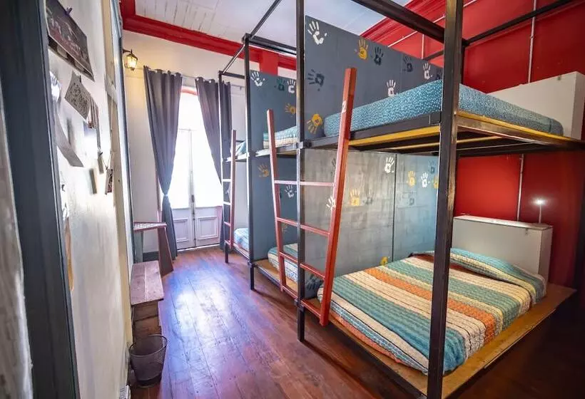 Hotelli Maki Hostels & Suites Valparaiso