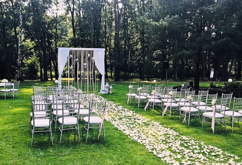 בית מלון כפרי Mercure Wiazowna Brant