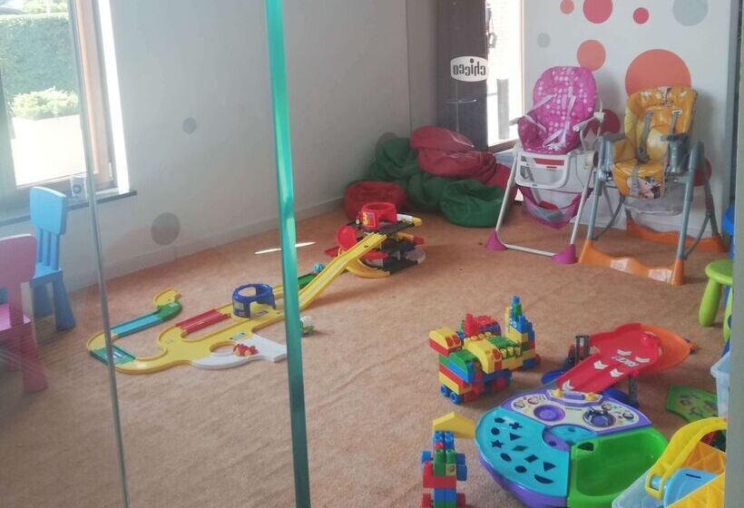 בית מלון כפרי Mercure Wiazowna Brant