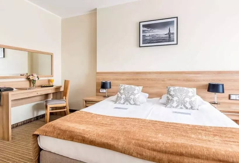 فندق Mercure Wiazowna Brant