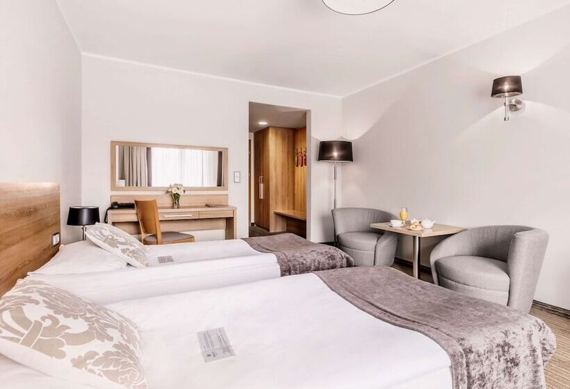 בית מלון כפרי Mercure Wiazowna Brant