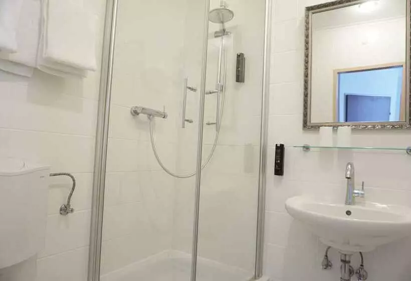 هتل Pension Lumes Self Check In