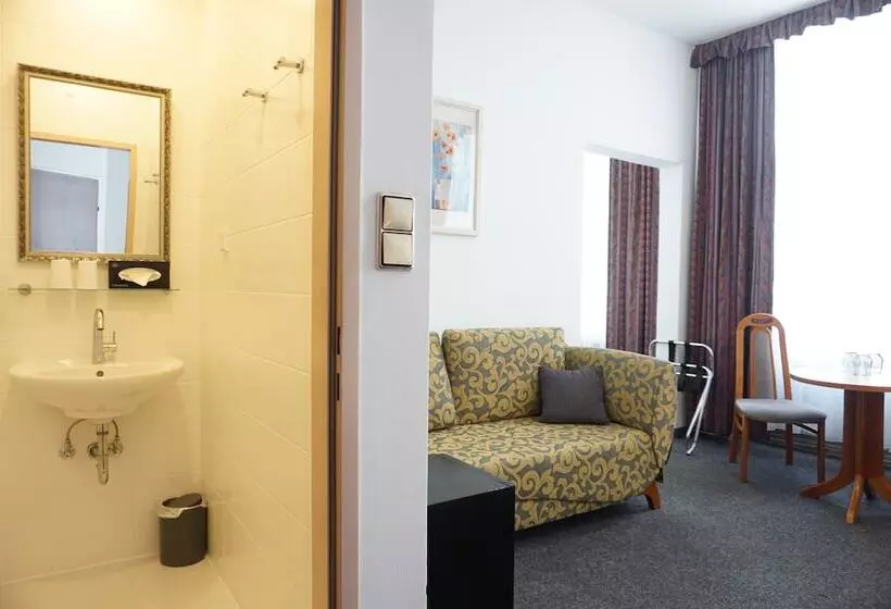 هتل Pension Lumes Self Check In