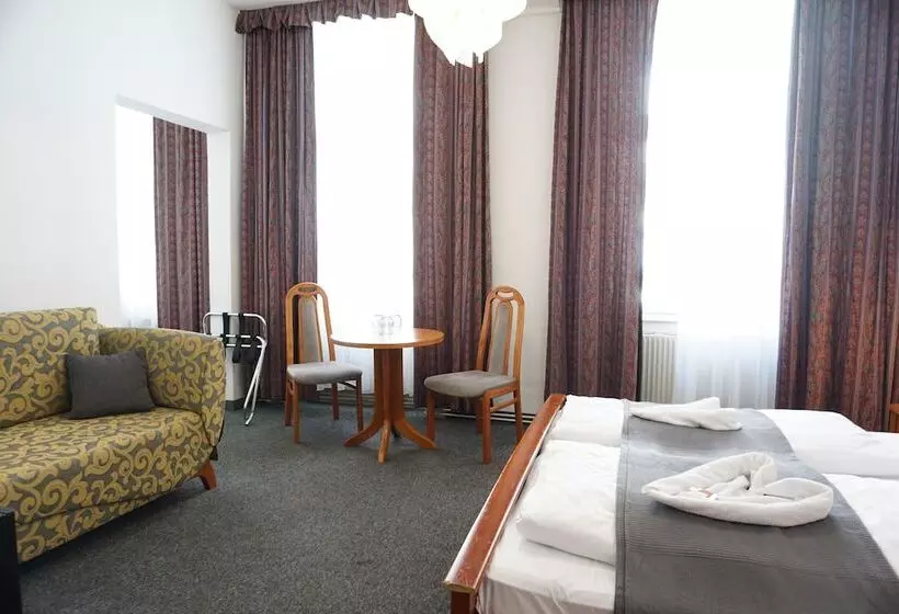 هتل Pension Lumes Self Check In