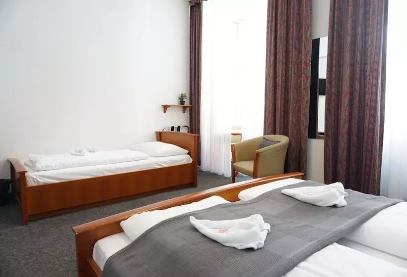 هتل Pension Lumes Self Check In