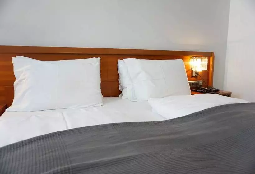 هتل Pension Lumes Self Check In