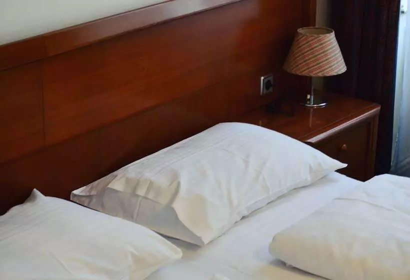 هتل Pension Lumes Self Check In