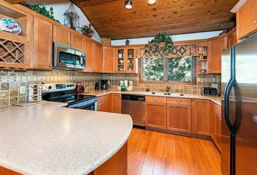 酒店 Winterset #02 Shared Hot Tub & Pool!