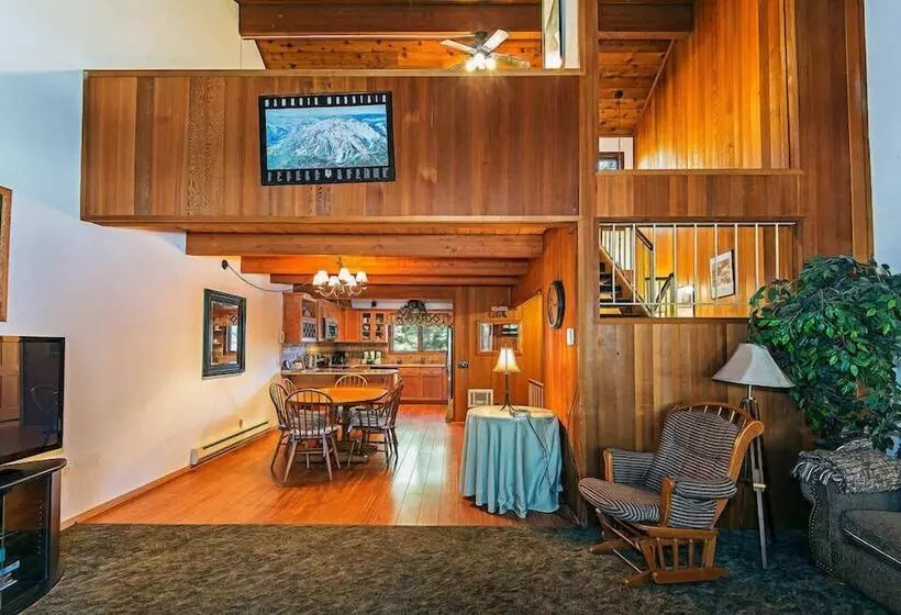 酒店 Winterset #02 Shared Hot Tub & Pool!