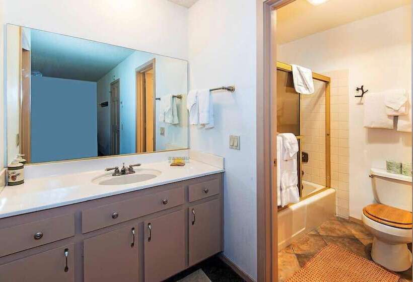 酒店 Winterset #02 Shared Hot Tub & Pool!