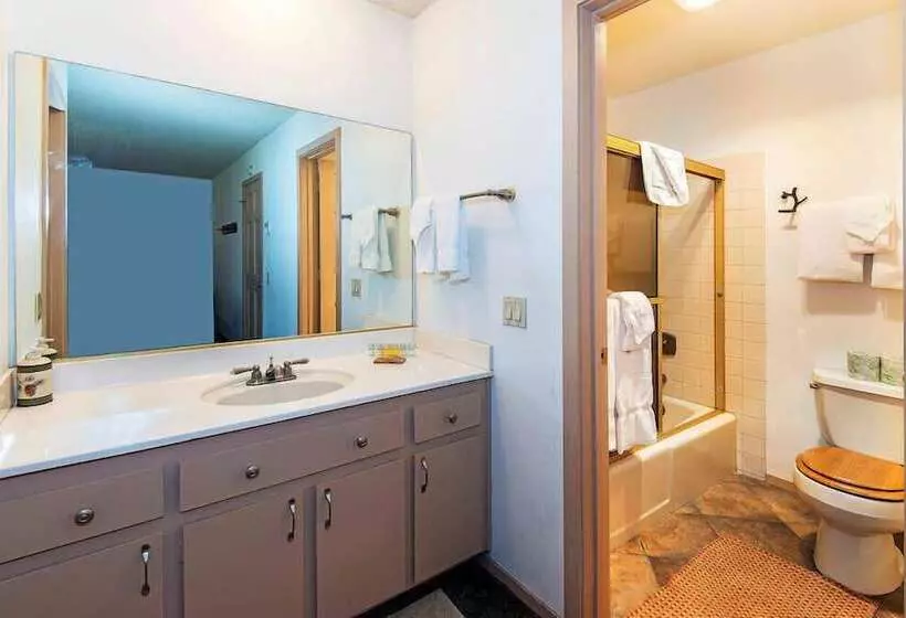 酒店 Winterset #02 Shared Hot Tub & Pool!