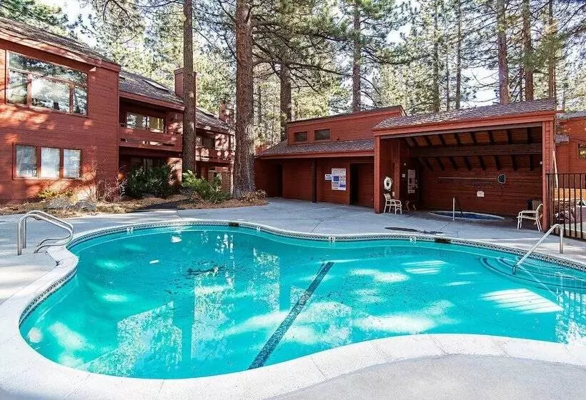 酒店 Winterset #02 Shared Hot Tub & Pool!