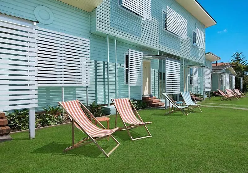 La Costa Beachside Motel