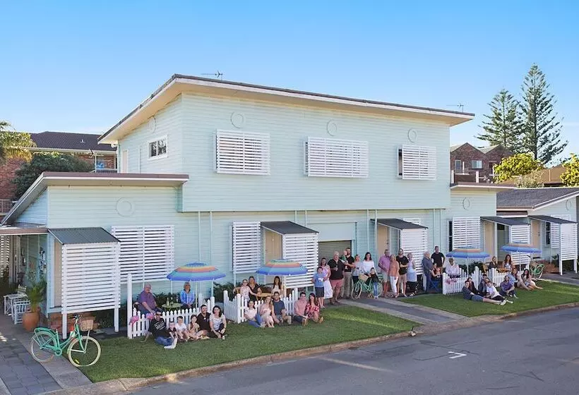 La Costa Beachside Motel