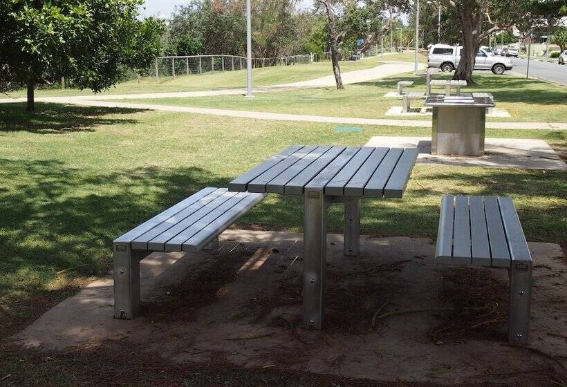 La Costa Beachside Motel