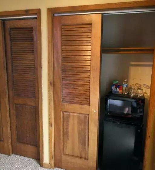 Purple Mountain Bed & Breakfast & Spa