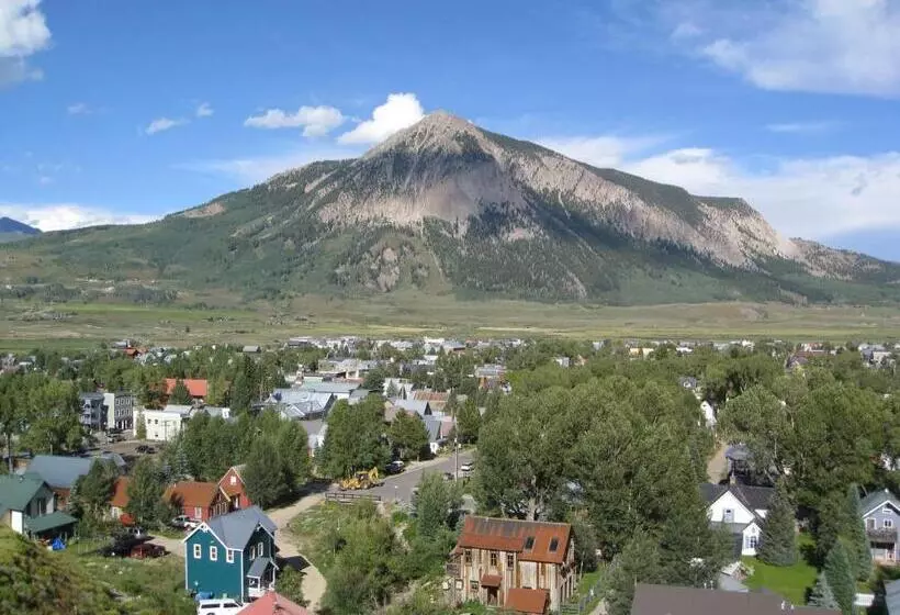 Purple Mountain Bed & Breakfast & Spa