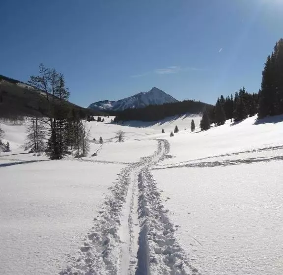 Purple Mountain Bed & Breakfast & Spa