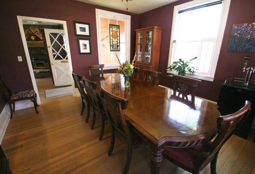 Purple Mountain Bed & Breakfast & Spa