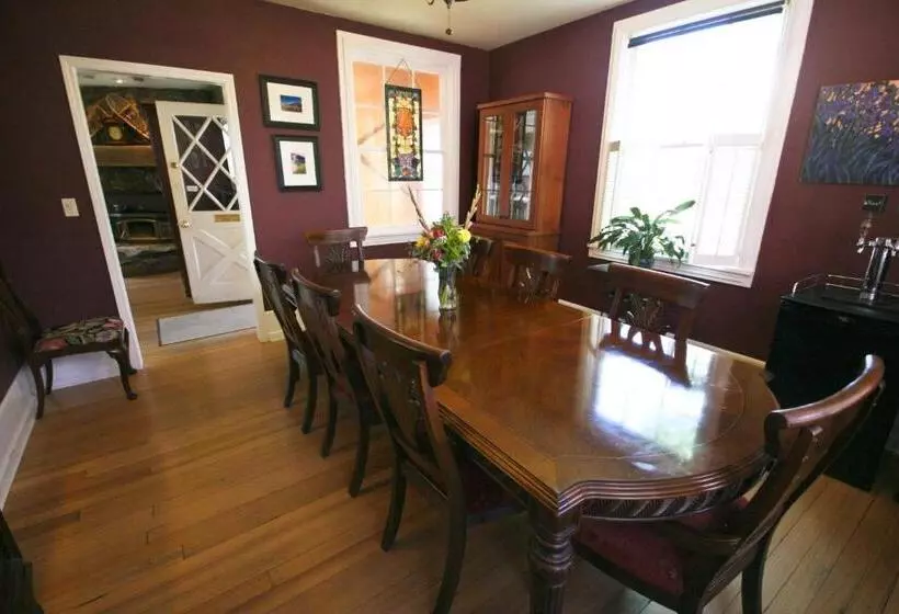 Purple Mountain Bed & Breakfast & Spa