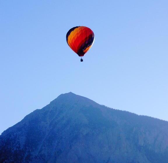 Purple Mountain Bed & Breakfast & Spa