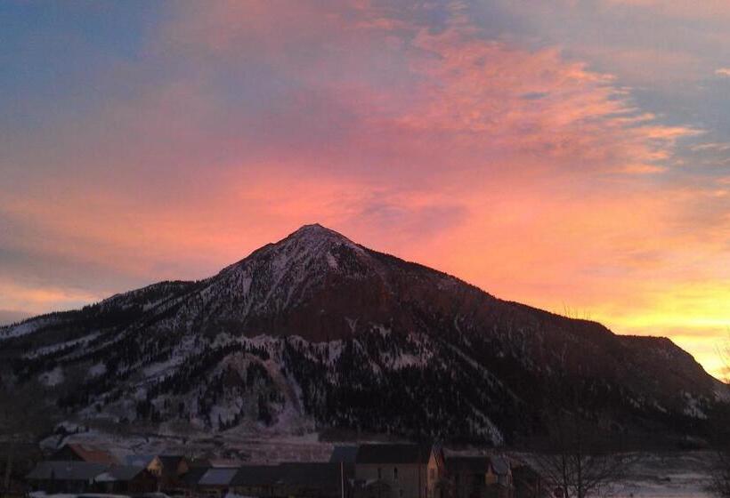 Purple Mountain Bed & Breakfast & Spa