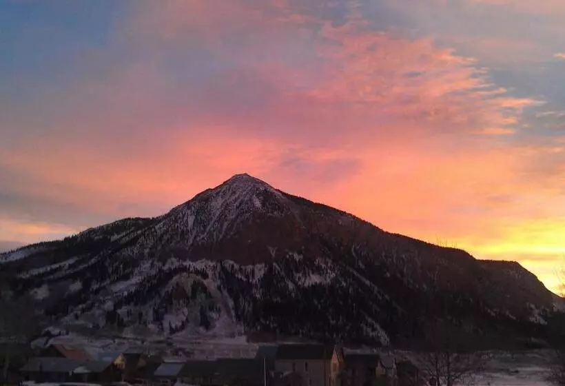 Purple Mountain Bed & Breakfast & Spa