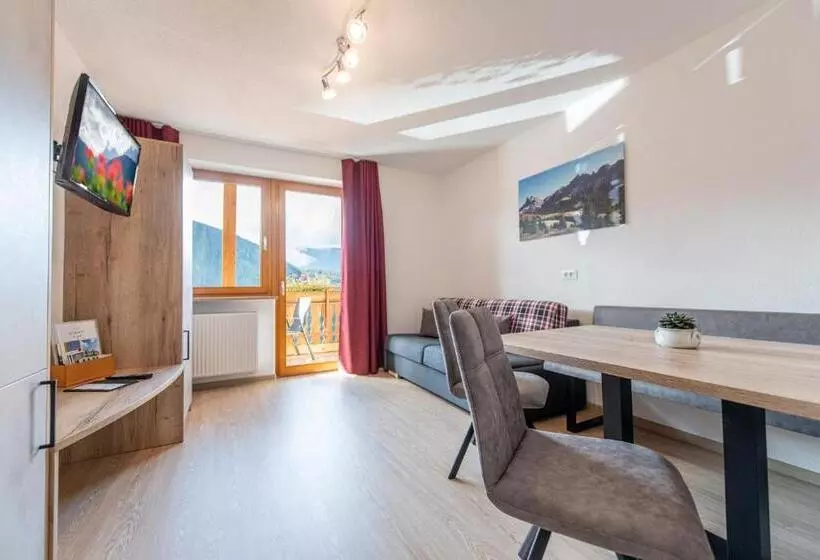 Aamiaismajoitus (B&B) Mountain Residence Alpenhof   Company Hotel Alpenhof Kg Sas Der Gasser Renate