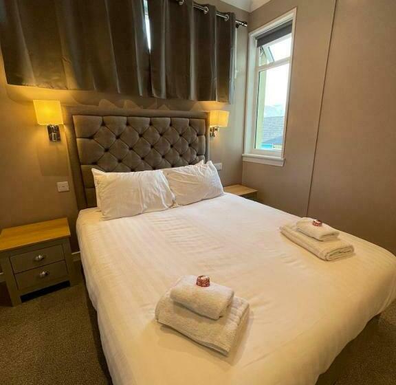 Hotelli The Skye Bridge