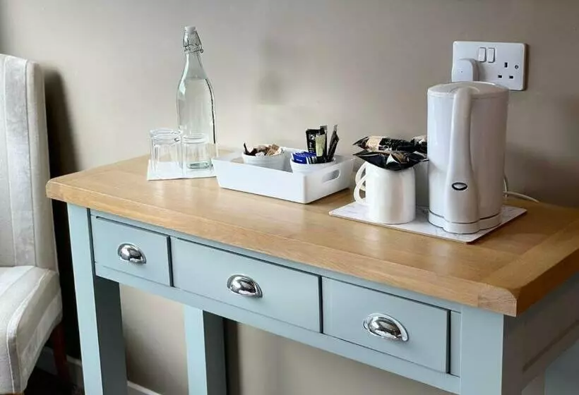 Hotelli The Skye Bridge