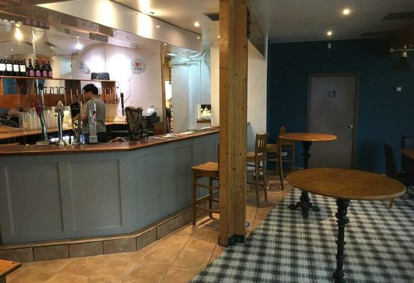 Hotel The Skye Bridge