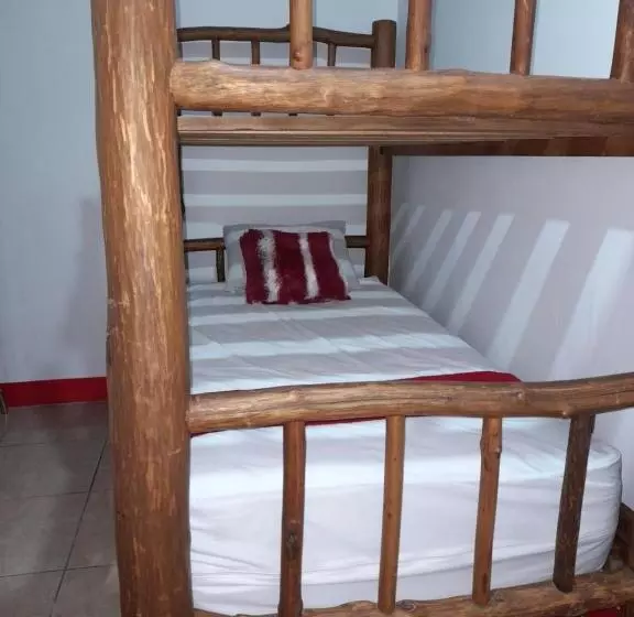 پانسیون Hostal Blood Moon