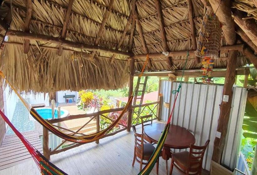 پانسیون Hostal Blood Moon