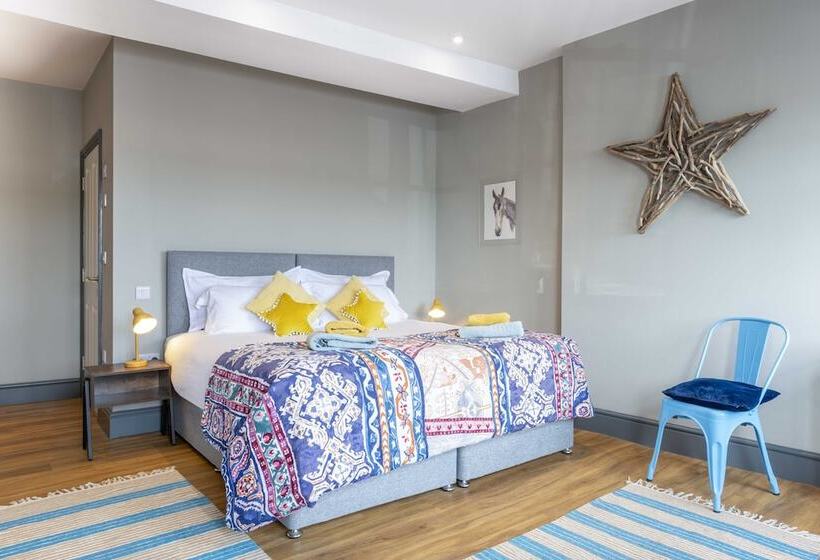 פנסיון Sailors Rest