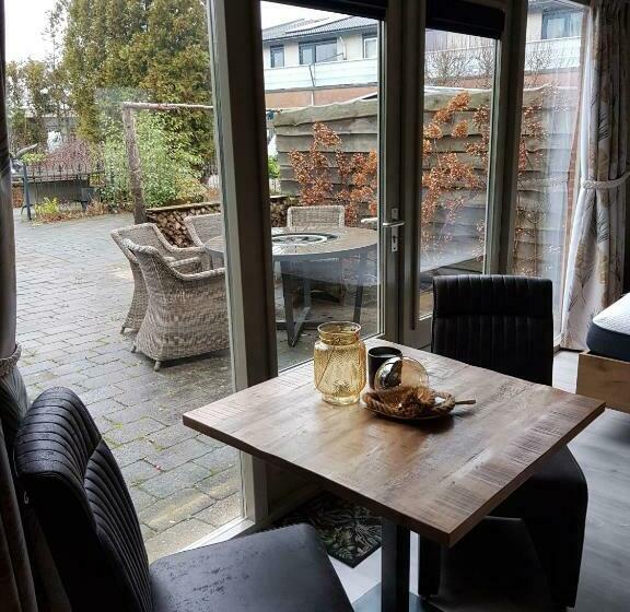 تختخواب و صبحانه Bnbheerhugowaard