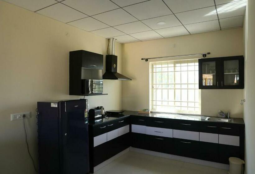 Hotel S K International Innn