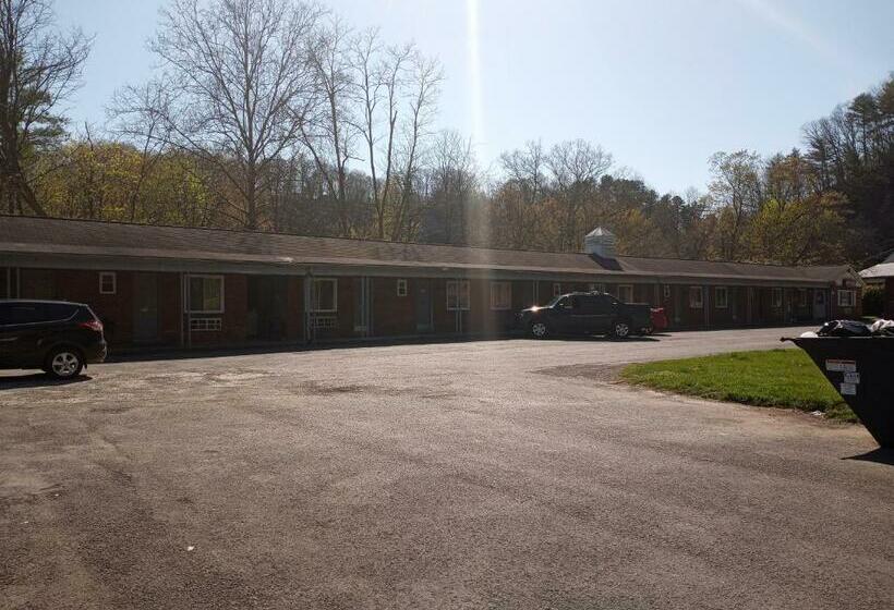 モーテル Patriot Motor Inn